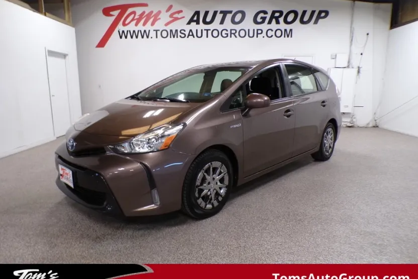 2015 Toyota Prius V Two photo 1