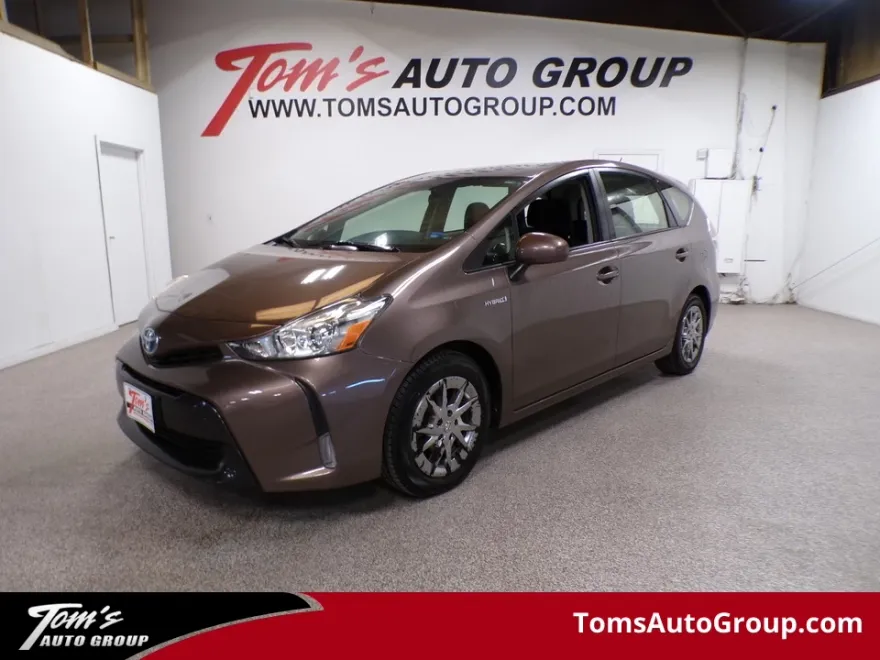 2015 Toyota Prius V Two photo 1