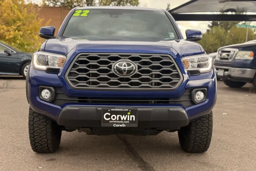 2022 Toyota Tacoma TRD photo 1