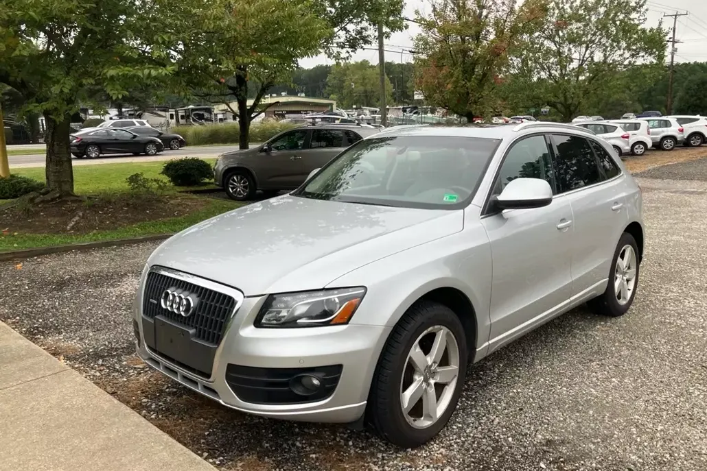2012 Audi Q5 2.0T Premium photo 1