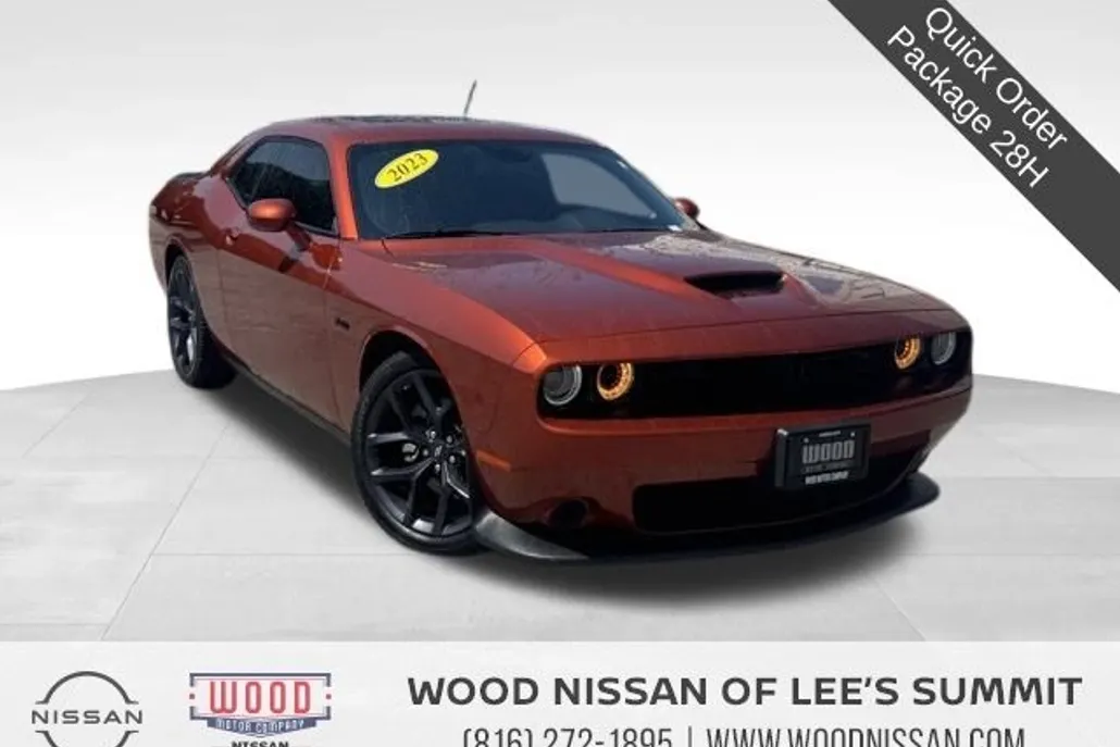 2023 Dodge Challenger R/T photo 1
