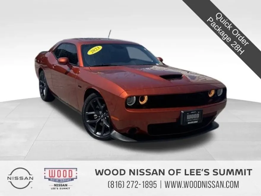 2023 Dodge Challenger R/T photo 1