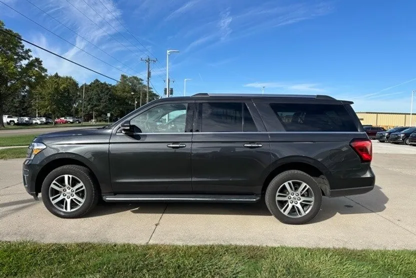2023 Ford Expedition MAX Limited photo 1