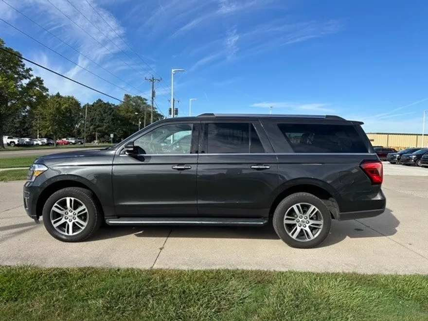 2023 Ford Expedition MAX Limited photo 1