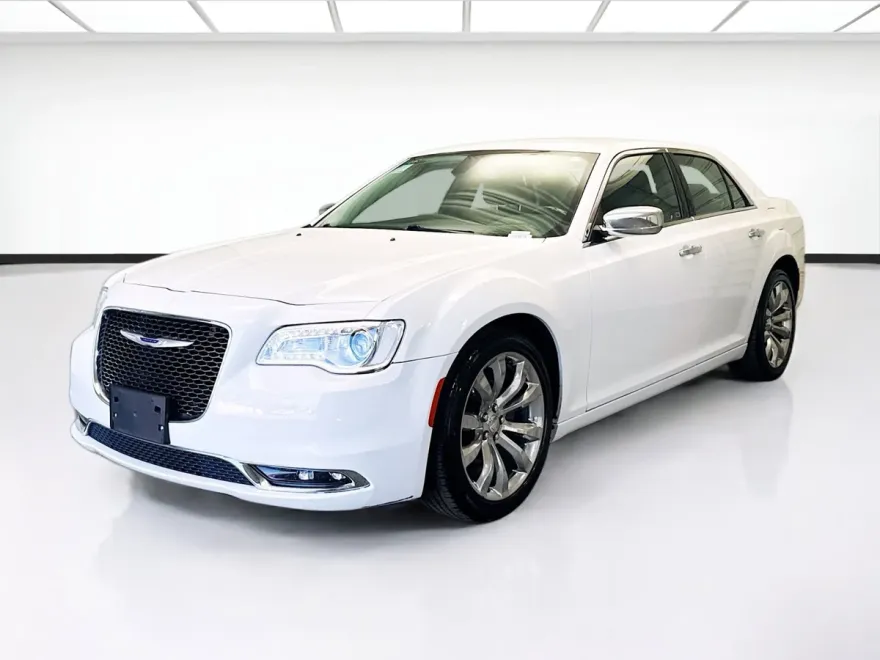 2019 Chrysler 300 Limited photo 1
