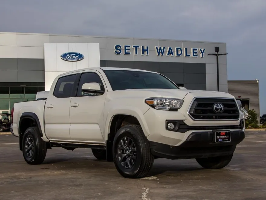 2023 Toyota Tacoma SR5 V6 photo 1