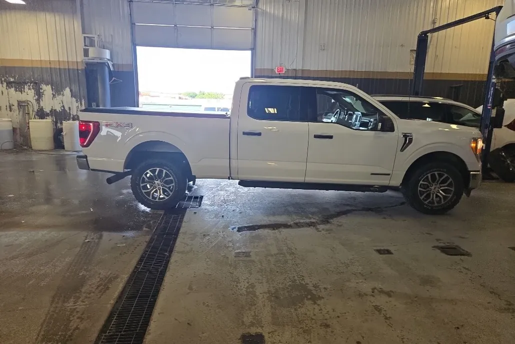 2021 Ford F-150 XLT photo 1