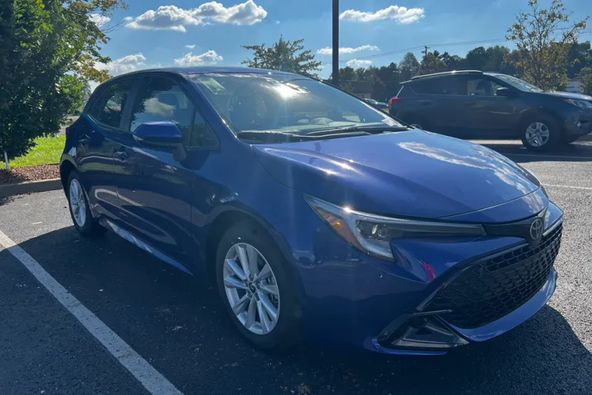 2025 Toyota Corolla SE photo 1
