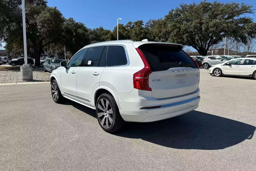 2025 Volvo XC90 T8 photo 1