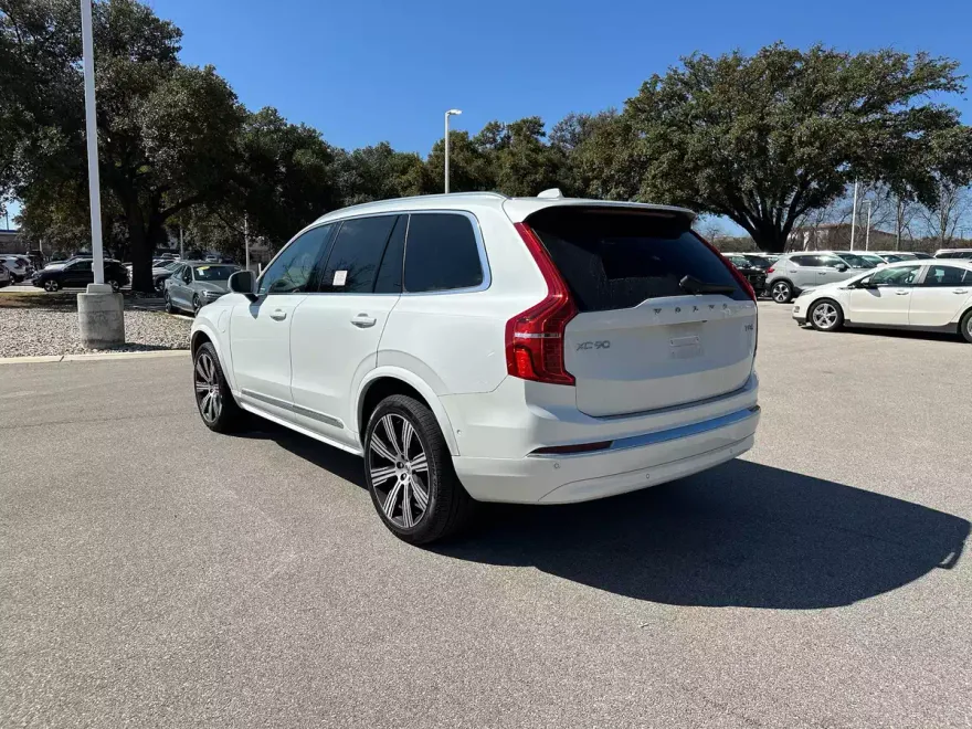 2025 Volvo XC90 T8 photo 1