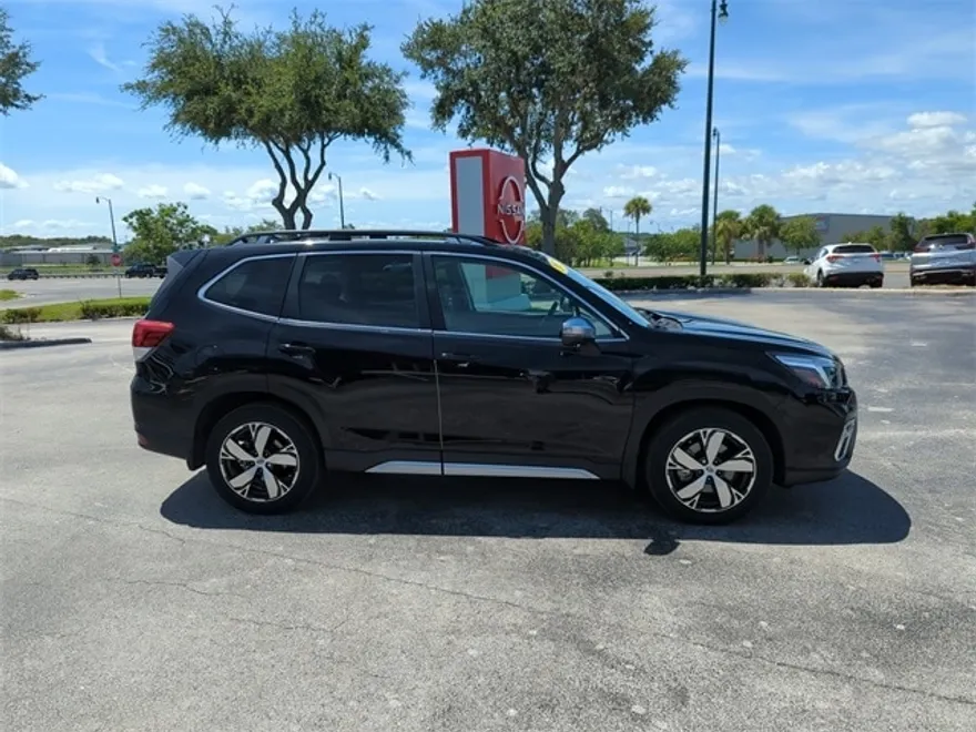 2021 Subaru Forester Touring photo 1
