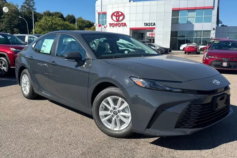 2026 Toyota Camry LE photo 1