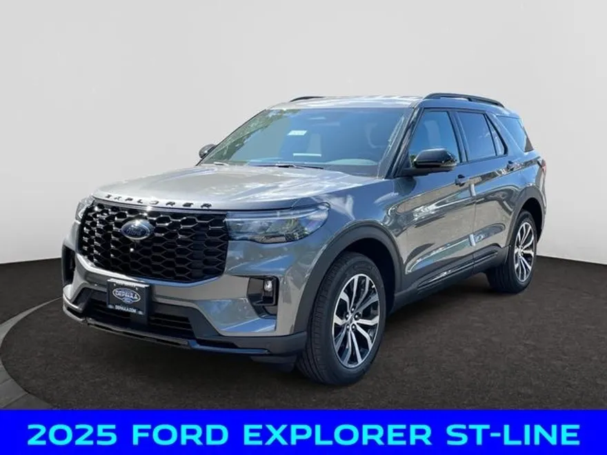 2025 Ford Explorer ST-Line photo 1
