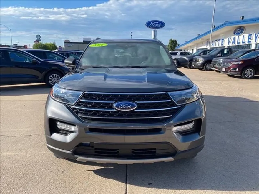 2020 Ford Explorer XLT photo 1