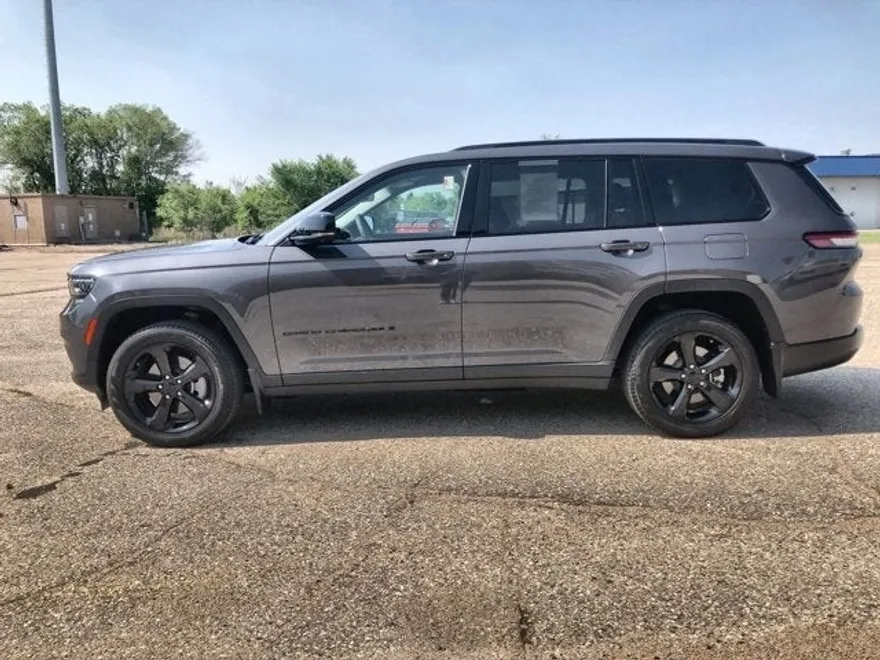 2024 Jeep Grand Cherokee Limited photo 1