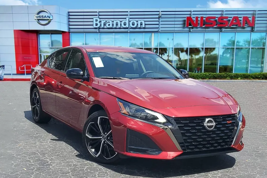 2025 Nissan Altima 2.5 SR photo 1