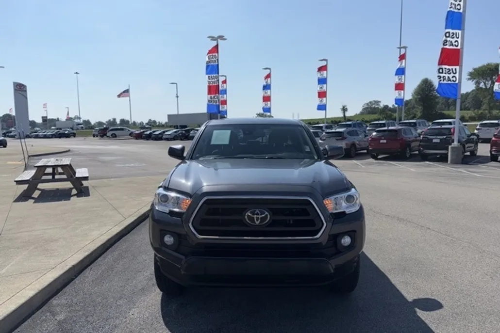 2022 Toyota Tacoma SR5 photo 1