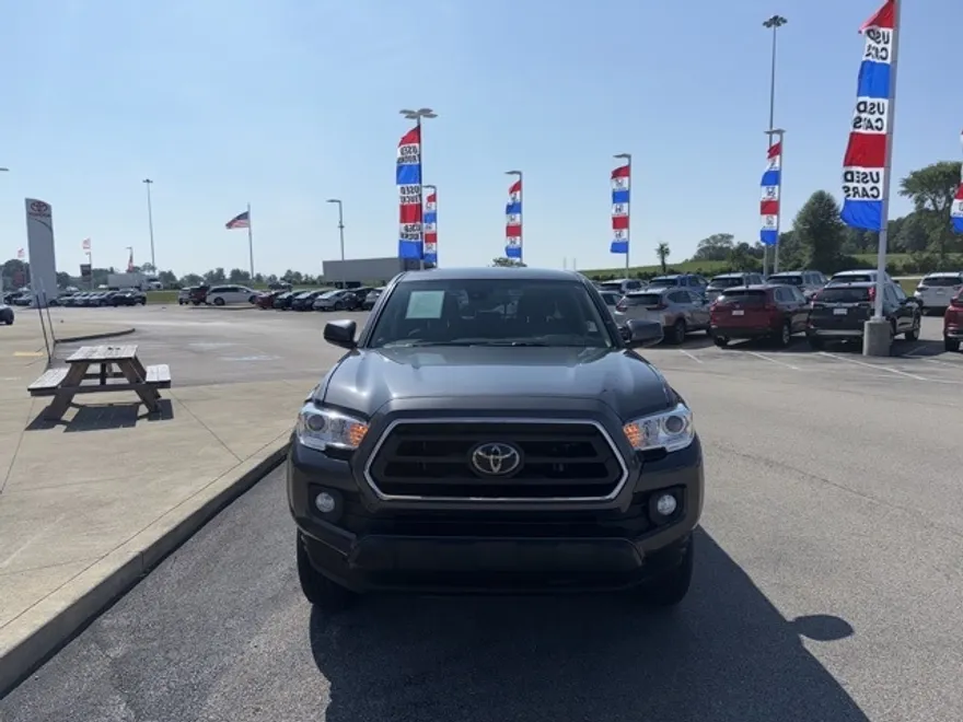 2022 Toyota Tacoma SR5 photo 1