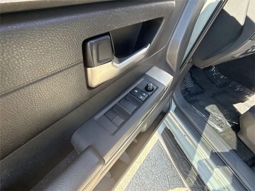 2022 Toyota Tundra SR5 CrewMax photo 13