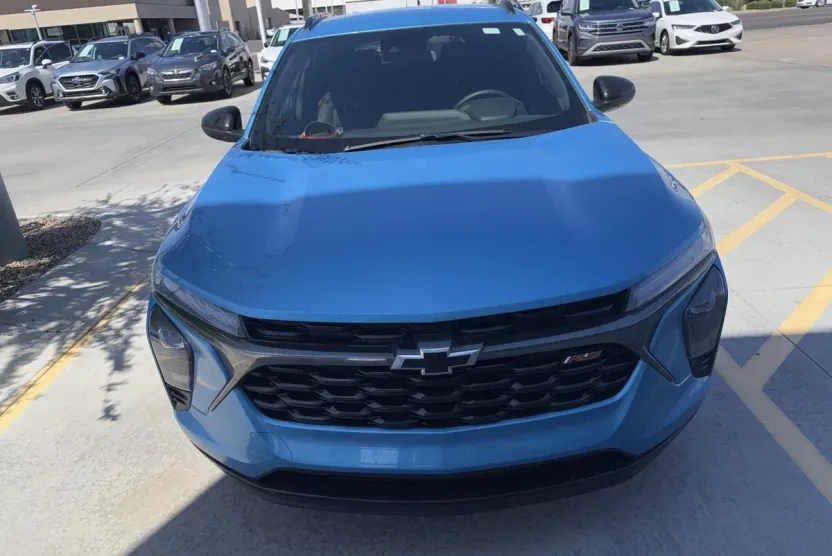 2025 Chevrolet Trax photo 1