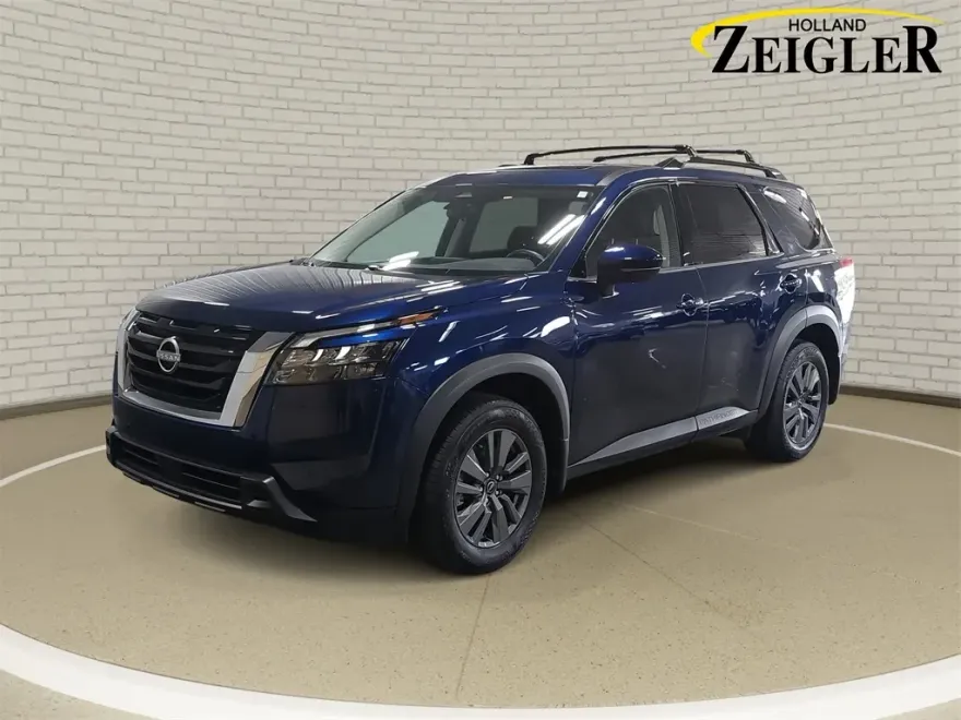 2024 Nissan Pathfinder SV photo 1