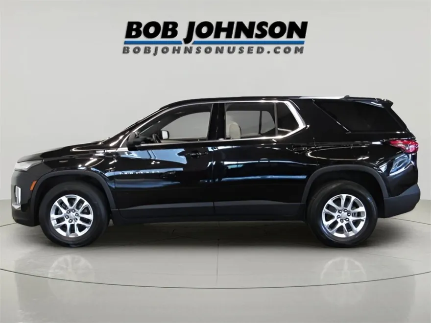 2023 Chevrolet Traverse LS photo 1