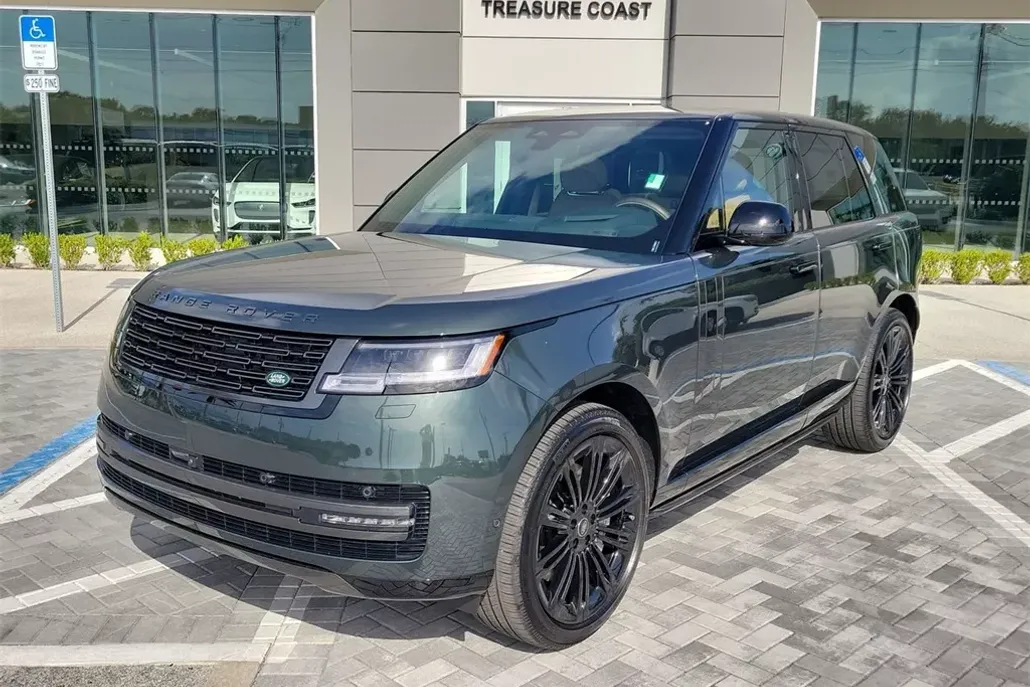 2025 Land Rover Range Rover SE photo 1