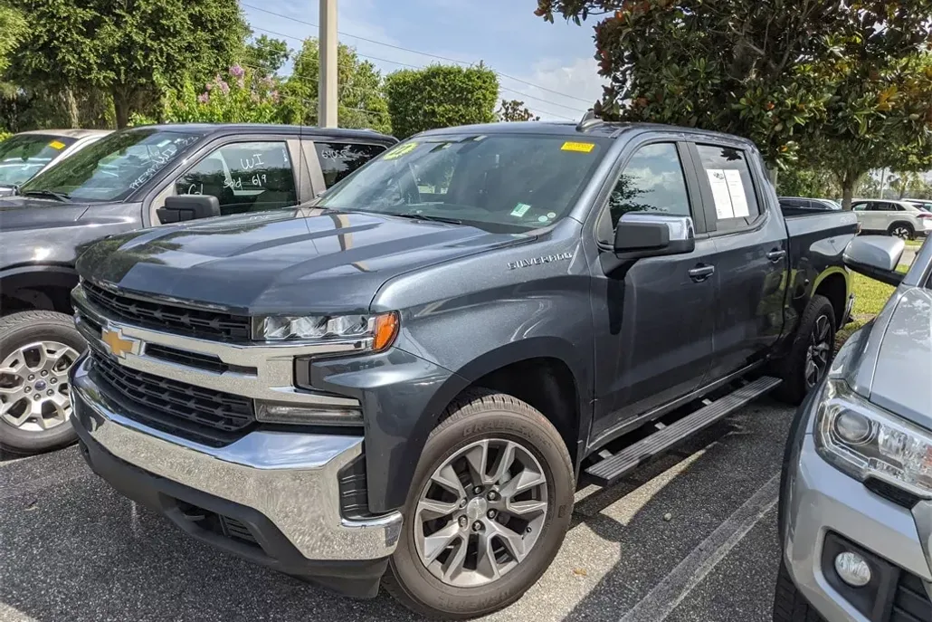 2022 Chevrolet Silverado 1500 LT photo 1