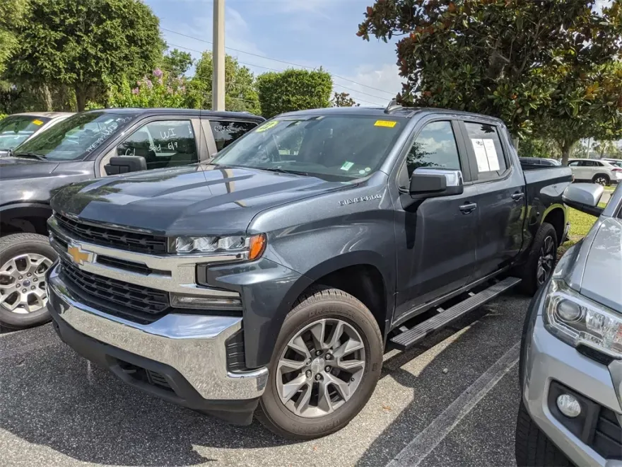2022 Chevrolet Silverado 1500 LT photo 1