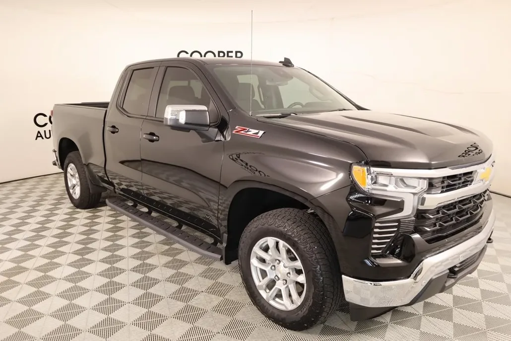 2025 Chevrolet Silverado 1500 LT1 photo 1