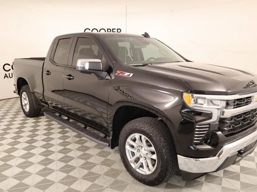 2025 Chevrolet Silverado 1500 LT1 photo 1