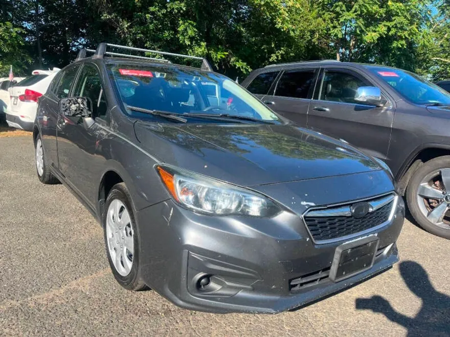 2019 Subaru Impreza 2.0i photo 1