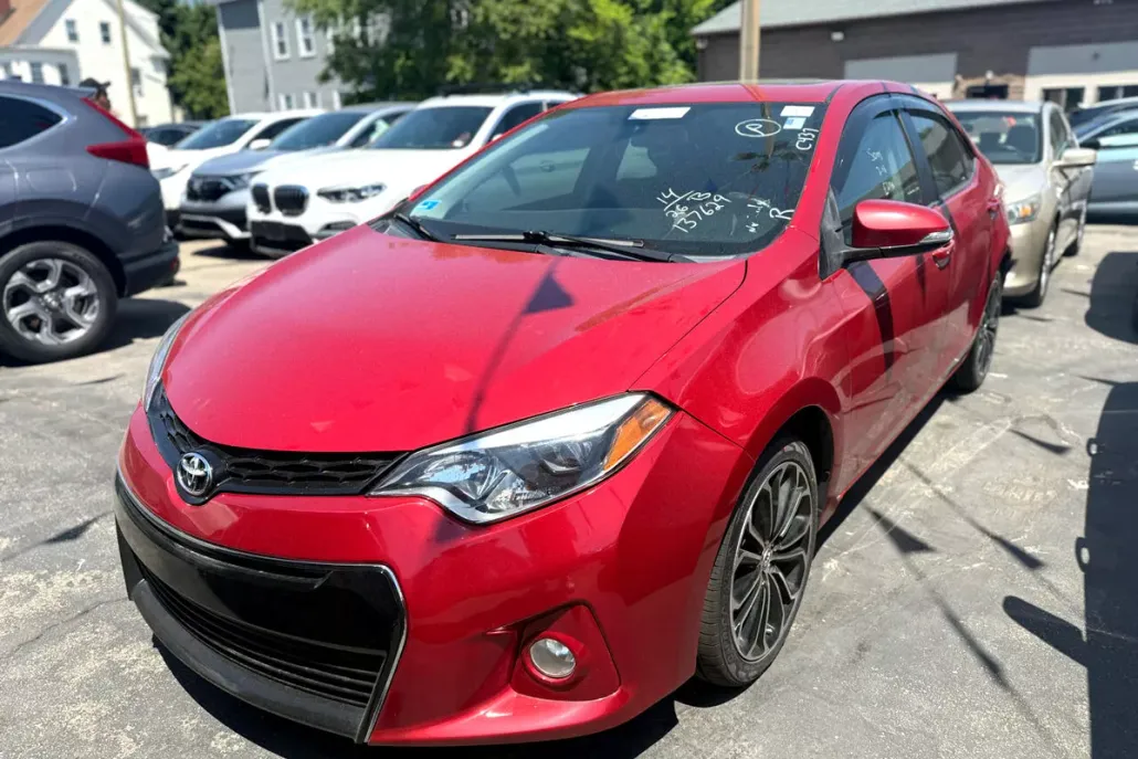 2014 Toyota Corolla L photo 1