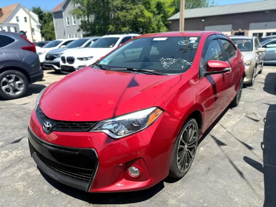 2014 Toyota Corolla L photo 1
