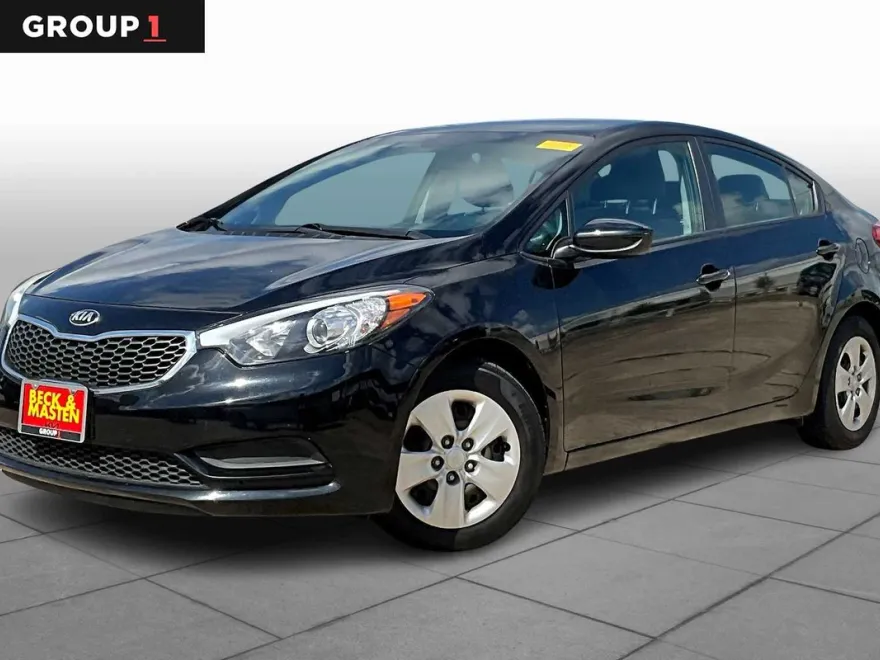 2016 Kia Forte LX photo 1