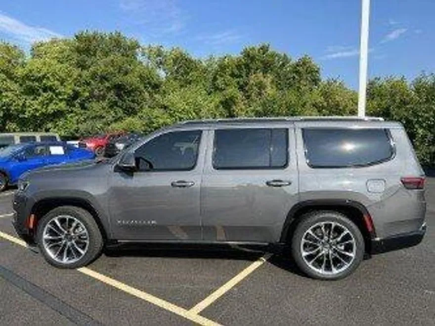 2022 Jeep Wagoneer Series III photo 1
