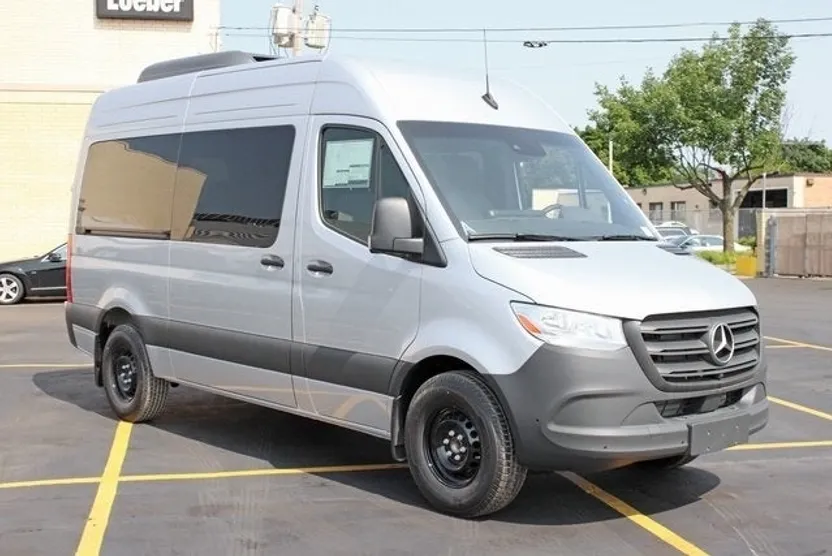 2024 Mercedes Benz Sprinter 2500 144 WB photo 1