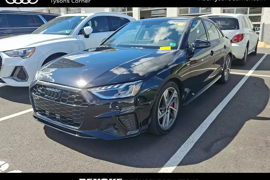 2023 Audi A4 45 S line Premium Plus photo 1