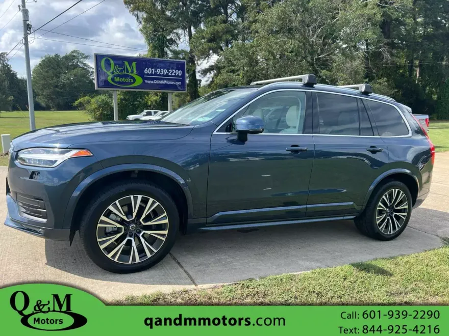 2021 Volvo XC90 T5 AWD Momentum photo 1