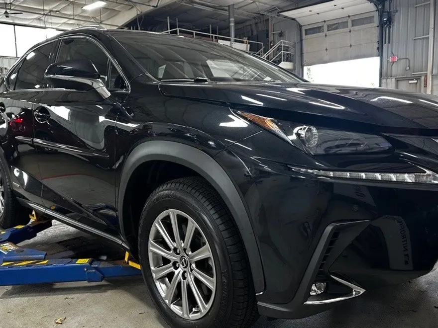 2021 Lexus NX 300h photo 1