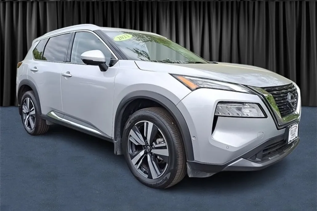 2023 Nissan Rogue SL photo 1