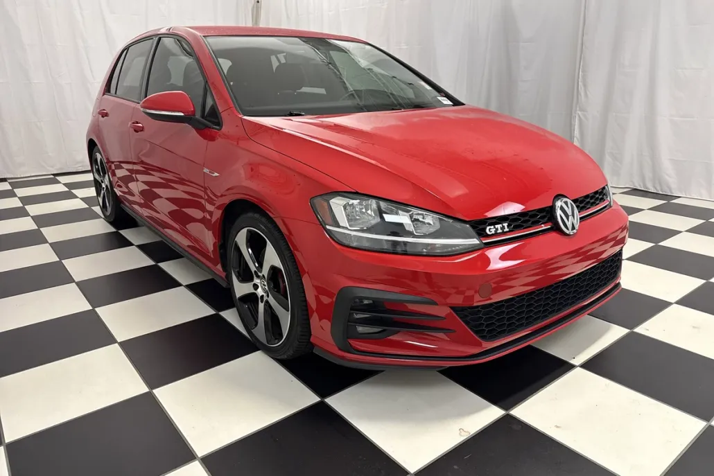 2018 Volkswagen Golf GTI SE photo 1