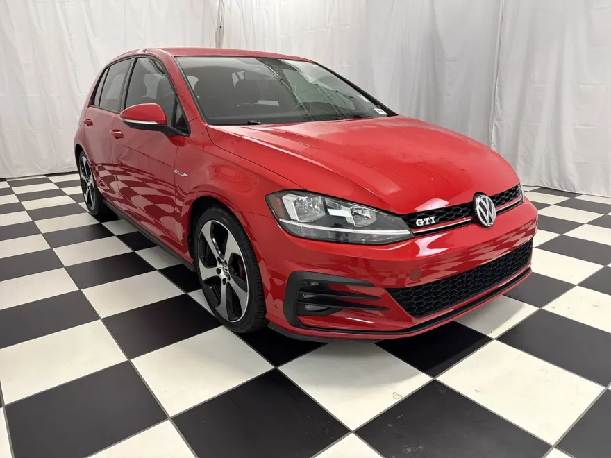 2018 Volkswagen Golf GTI SE photo 1
