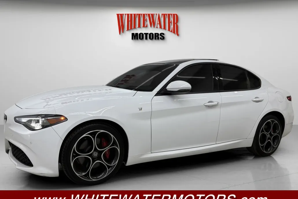 2022 Alfa Romeo Giulia Ti photo 1