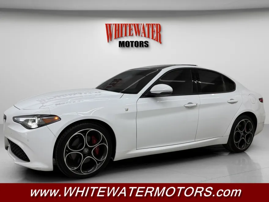 2022 Alfa Romeo Giulia Ti photo 1