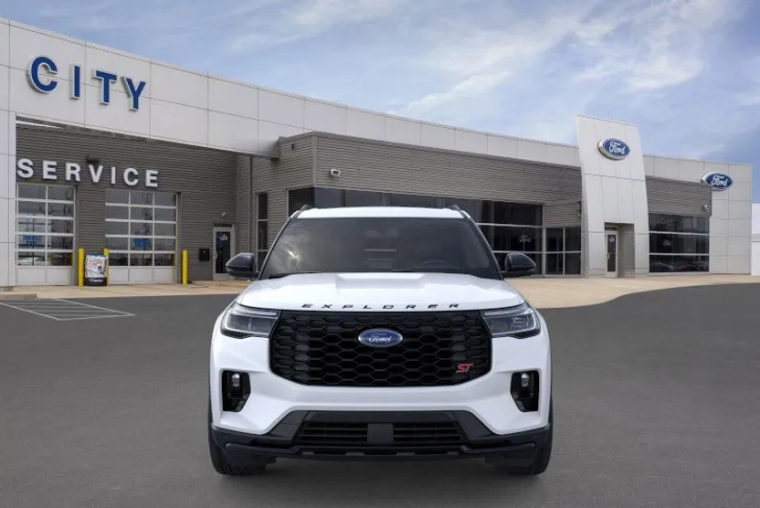 2025 Ford Explorer ST photo 1