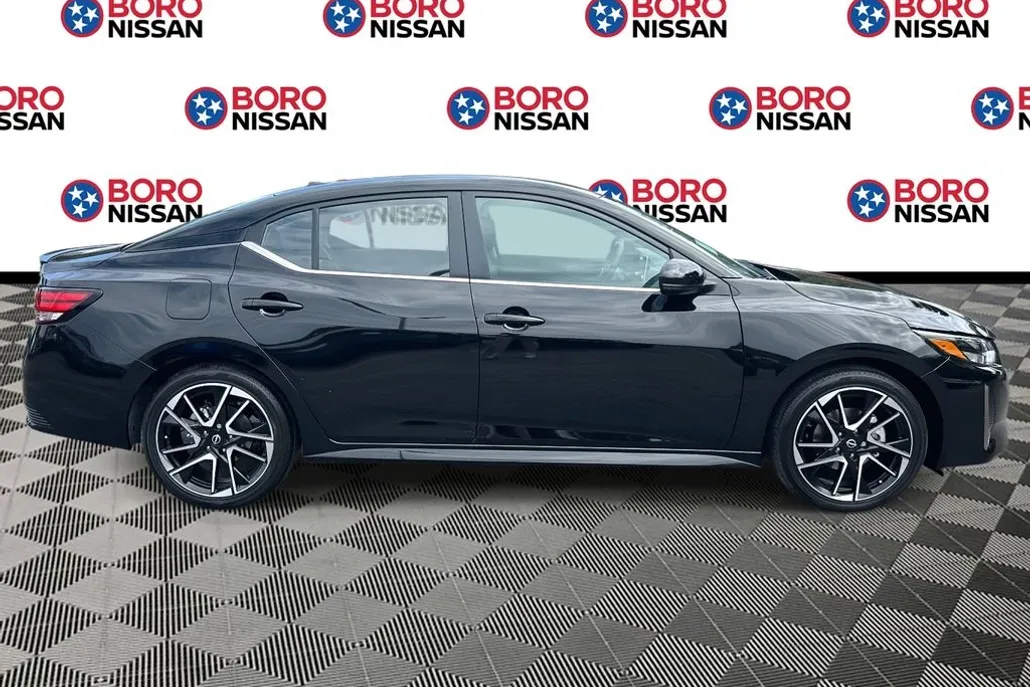 2025 Nissan Sentra SR photo 1