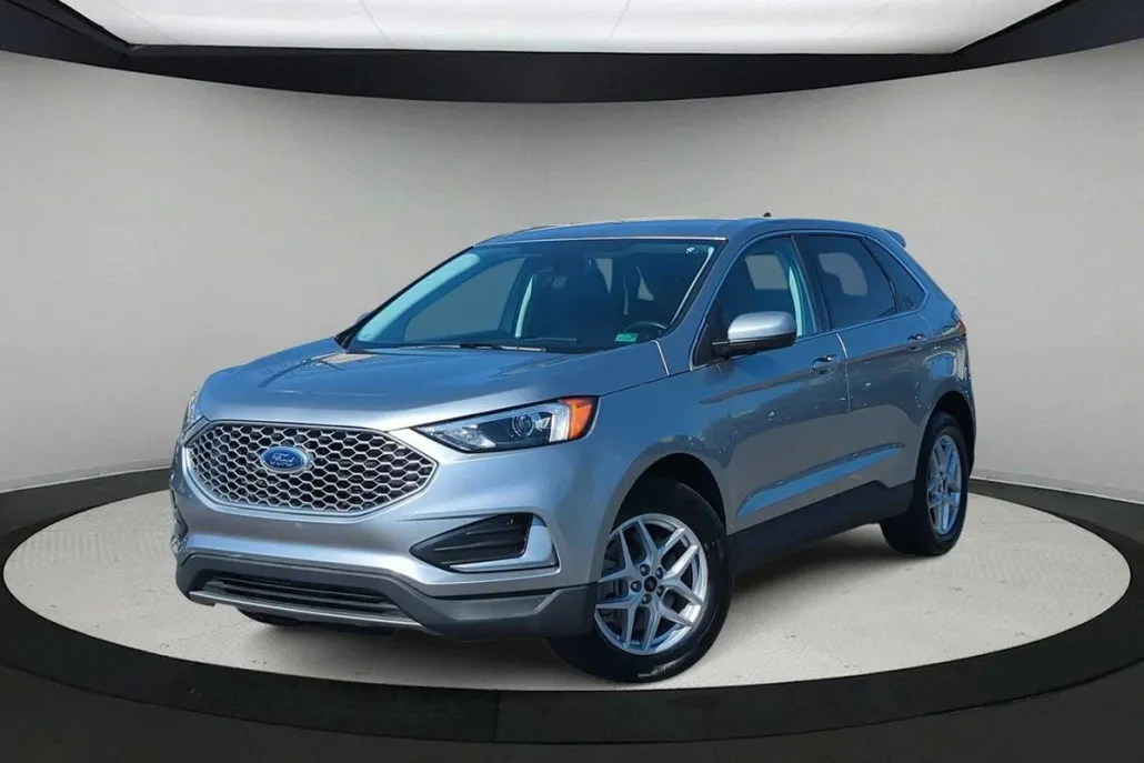 2023 Ford Edge SEL photo 1