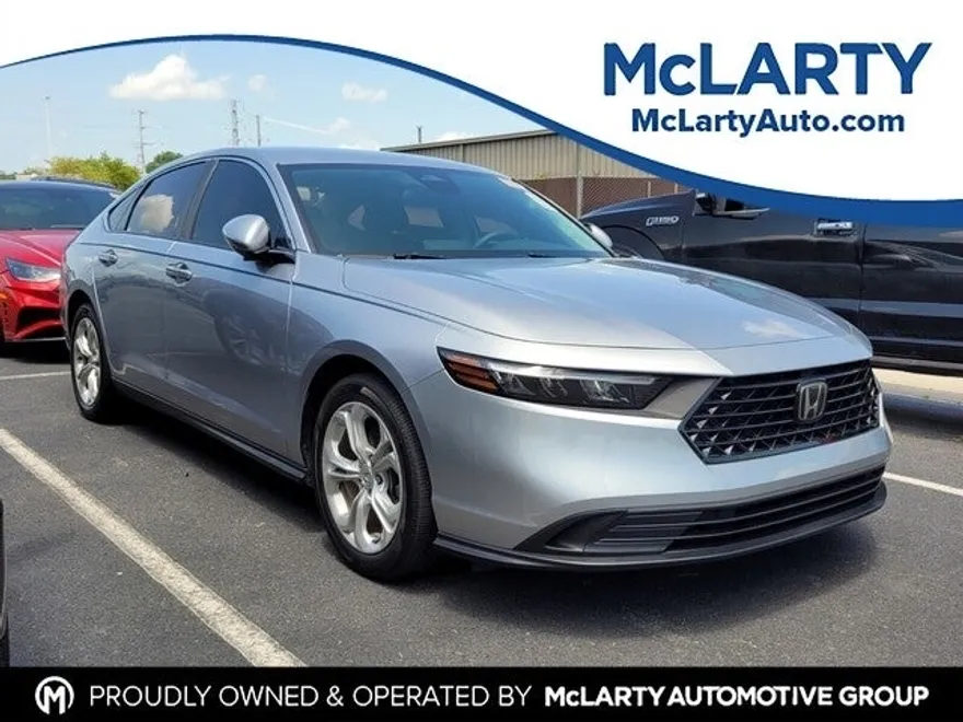 2023 Honda Accord LX photo 1
