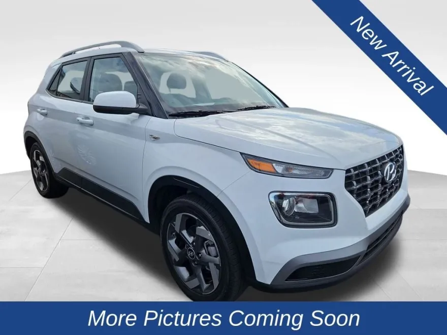 2025 Hyundai Venue SEL photo 1